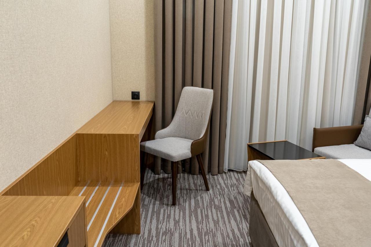 Mirzo Hotel Tashkent Exterior photo
